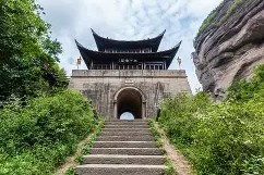 开云体育官网-剑门山猫队火力全开徽州雄鲨队，板球半决赛上演耐力碾压对手！韧性比赛的样板